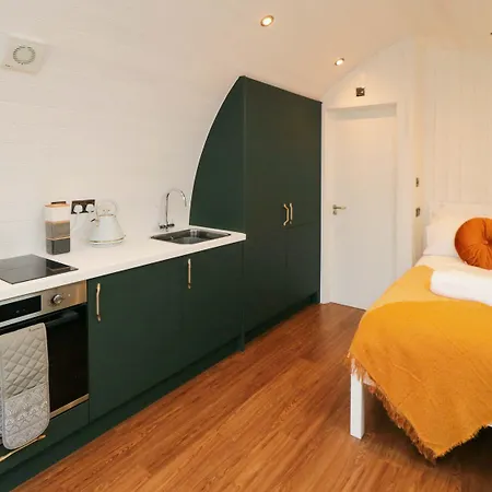 Dom wakacyjny Bumblebee Glamping Pod *